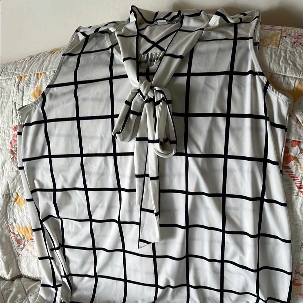 Charter Club Sleeveless Bow Top Size Large beige with black check pattern